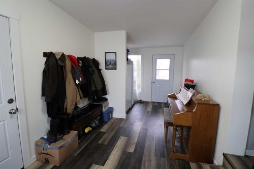 4926 54 Ave, Taber, AB - Indoor Photo Showing Other Room