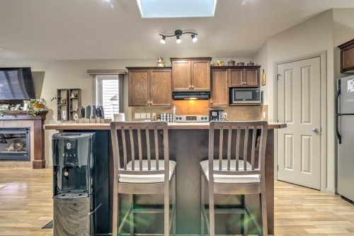 78 Coalbanks Gate West, Lethbridge, AB - Indoor Photo Showing Kitchen