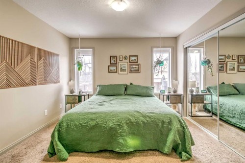 78 Coalbanks Gate West, Lethbridge, AB - Indoor Photo Showing Bedroom