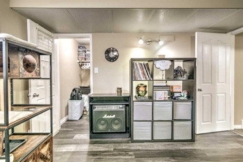 78 Coalbanks Gate West, Lethbridge, AB - Indoor Photo Showing Other Room