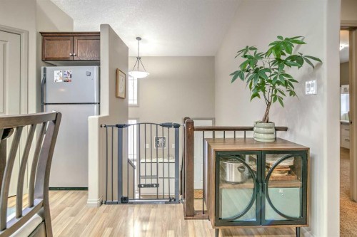 78 Coalbanks Gate West, Lethbridge, AB - Indoor Photo Showing Other Room