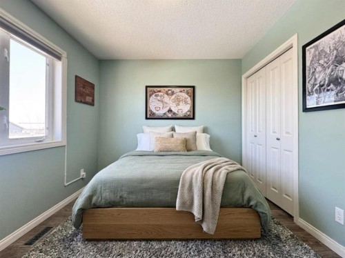248 Aberdeen Road West, Lethbridge, AB - Indoor Photo Showing Bedroom