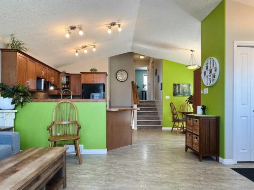 248 Aberdeen Road West, Lethbridge, AB - Indoor