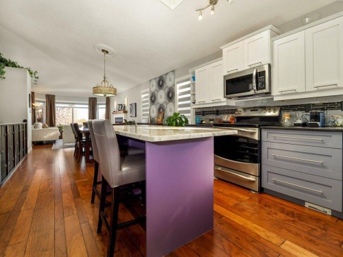 22 Riverstone Boulevard West, Lethbridge, AB - Indoor Photo Showing Kitchen