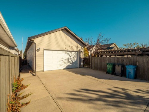 22 Riverstone Boulevard West, Lethbridge, AB - Outdoor