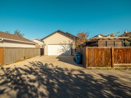 22 Riverstone Boulevard West, Lethbridge, AB - Outdoor