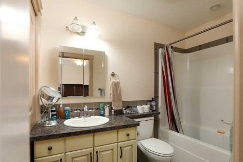 5103 62 Avenue, Taber, AB - Indoor Photo Showing Bathroom