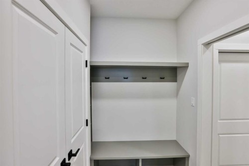 668 Devonia Road West, Lethbridge, AB - Indoor Photo Showing Other Room