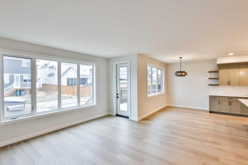 668 Devonia Road West, Lethbridge, AB - Indoor