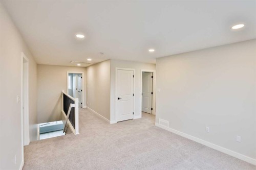 668 Devonia Road West, Lethbridge, AB - Indoor