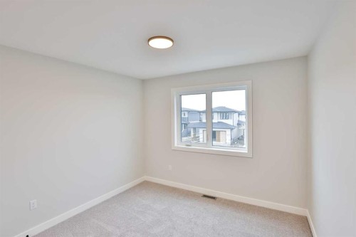 668 Devonia Road West, Lethbridge, AB - Indoor Photo Showing Other Room