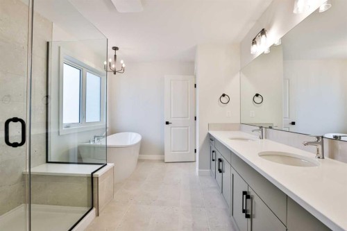 668 Devonia Road West, Lethbridge, AB - Indoor Photo Showing Bathroom