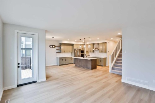 668 Devonia Road West, Lethbridge, AB - Indoor Photo Showing Other Room