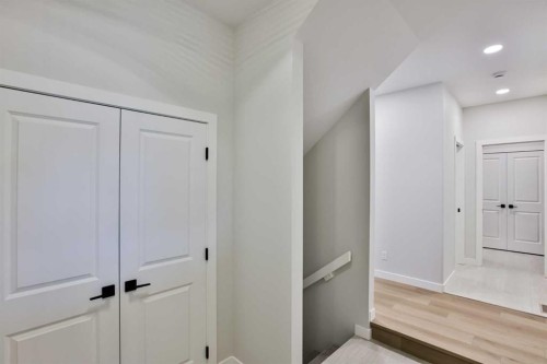 668 Devonia Road West, Lethbridge, AB - Indoor Photo Showing Other Room