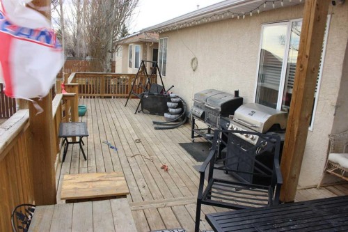 609 Maple Place, Picture Butte, AB - Outdoor With Deck Patio Veranda With Exterior