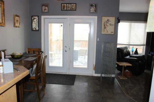 609 Maple Place, Picture Butte, AB - Indoor Photo Showing Dining Room