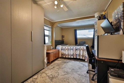 405 5 Avenue, Warner, AB - Indoor Photo Showing Bedroom