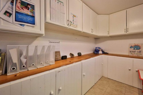 405 5 Avenue, Warner, AB - Indoor