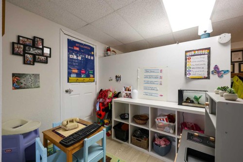 405 5 Avenue, Warner, AB - Indoor Photo Showing Other Room