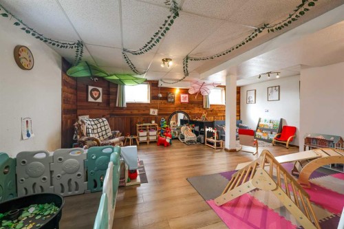 405 5 Avenue, Warner, AB - Indoor Photo Showing Other Room