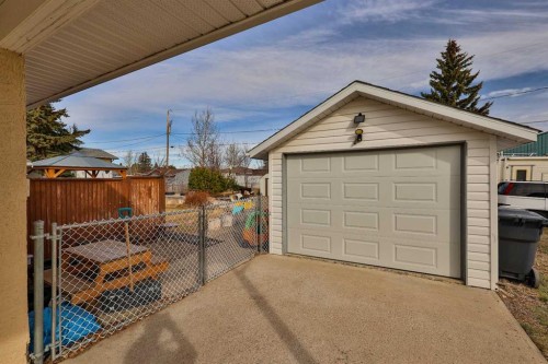 405 5 Avenue, Warner, AB - Outdoor With Exterior