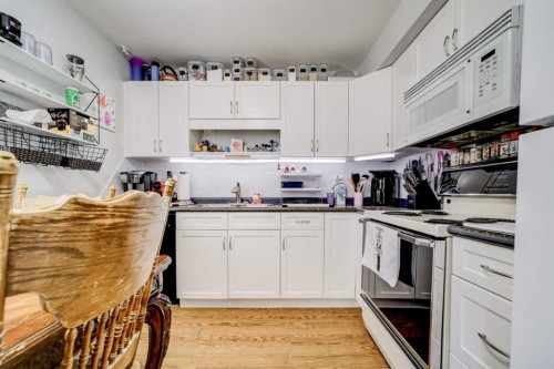 237 Lafayette Boulevard West, Lethbridge, AB - Indoor Photo Showing Kitchen