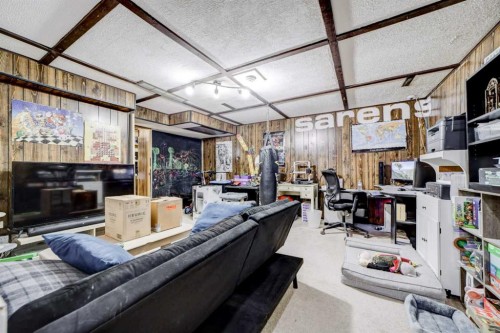 237 Lafayette Boulevard West, Lethbridge, AB - Indoor Photo Showing Other Room