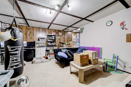 237 Lafayette Boulevard West, Lethbridge, AB - Indoor Photo Showing Other Room