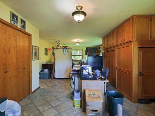 4221 6 Highway, Twin Butte, AB 