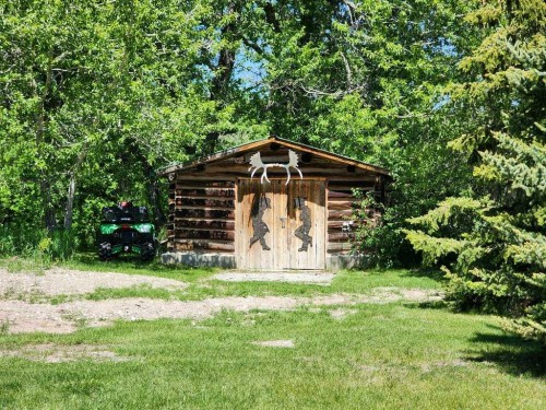 4221 6 Highway, Twin Butte, AB 