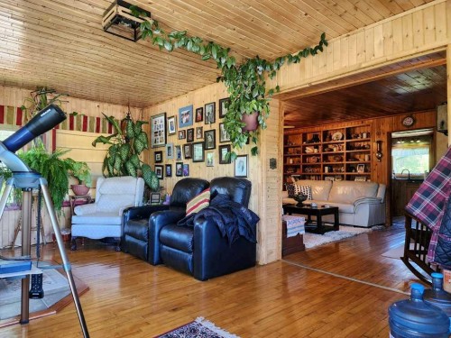 4221 6 Highway, Twin Butte, AB 