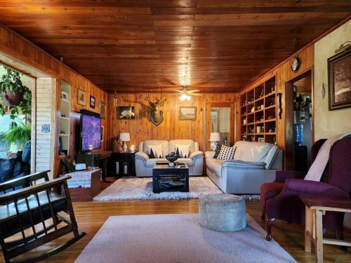 4221 6 Highway, Twin Butte, AB 