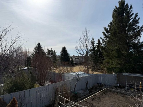 128 Heritage Boulevard West, Lethbridge, AB - Outdoor