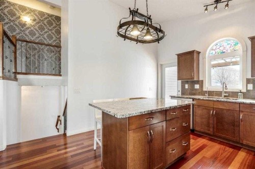 70 Coalbanks Gate West, Lethbridge, AB - Indoor Photo Showing Kitchen