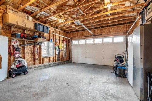 70 Coalbanks Gate West, Lethbridge, AB - Indoor Photo Showing Garage