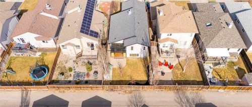 70 Coalbanks Gate West, Lethbridge, AB - Outdoor