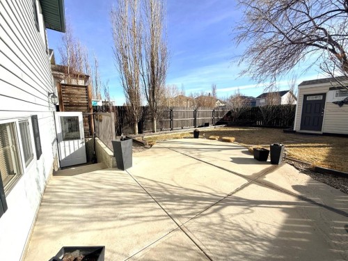 493 Squamish Lane West, Lethbridge, AB - Outdoor