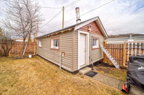 8301 18 Avenue, Coleman, AB - Outdoor