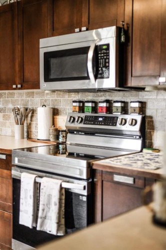 8301 18 Avenue, Coleman, AB - Indoor Photo Showing Kitchen