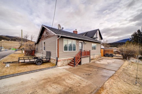 8301 18 Avenue, Coleman, AB - Outdoor