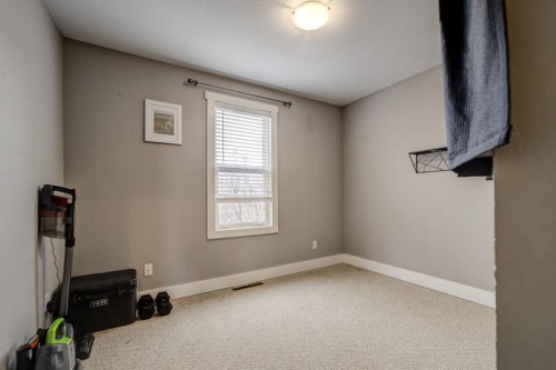 8301 18 Avenue, Coleman, AB - Indoor Photo Showing Other Room