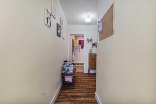 305 2 Avenue West, Cardston, AB - Indoor Photo Showing Other Room