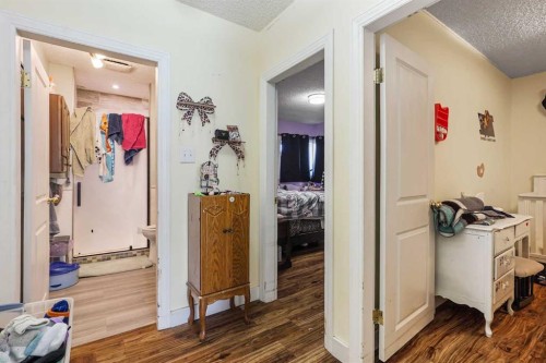 305 2 Avenue West, Cardston, AB - Indoor Photo Showing Other Room