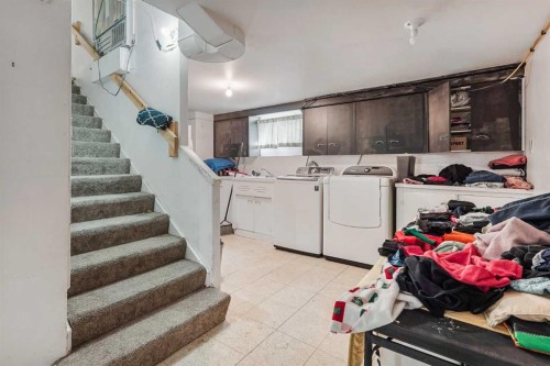 305 2 Avenue West, Cardston, AB - Indoor Photo Showing Laundry Room