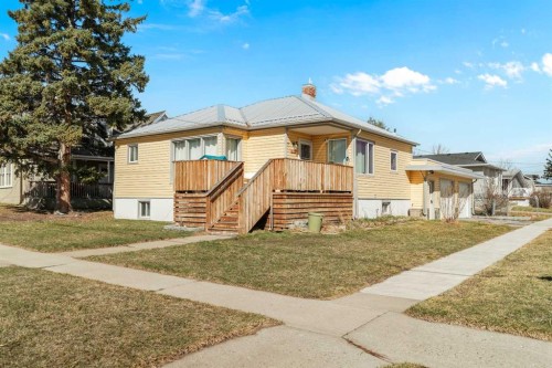 305 2 Avenue West, Cardston, AB - Outdoor
