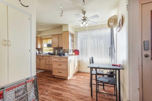 305 2 Avenue West, Cardston, AB - Indoor