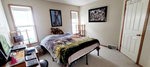 72 Owens Close, Red Deer, AB - Indoor Photo Showing Bedroom