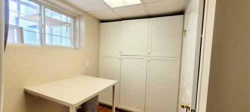 72 Owens Close, Red Deer, AB - Indoor Photo Showing Other Room