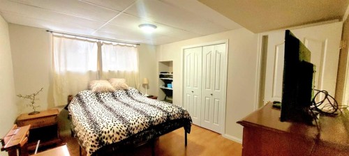 72 Owens Close, Red Deer, AB - Indoor Photo Showing Bedroom