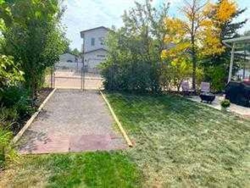 72 Owens Close, Red Deer, AB - Outdoor